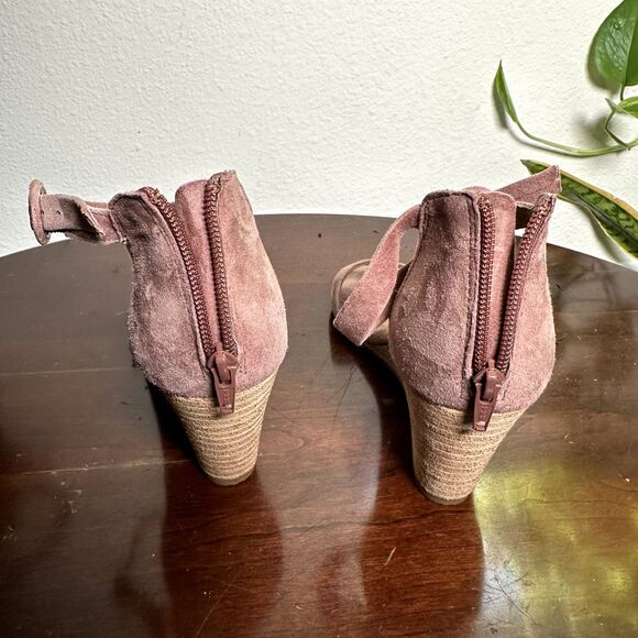 Sofft Blush Pink Suede Ankle Strap Wedge Heels Size 8M Low Heel Spring Sandal - Picture 9 of 9
